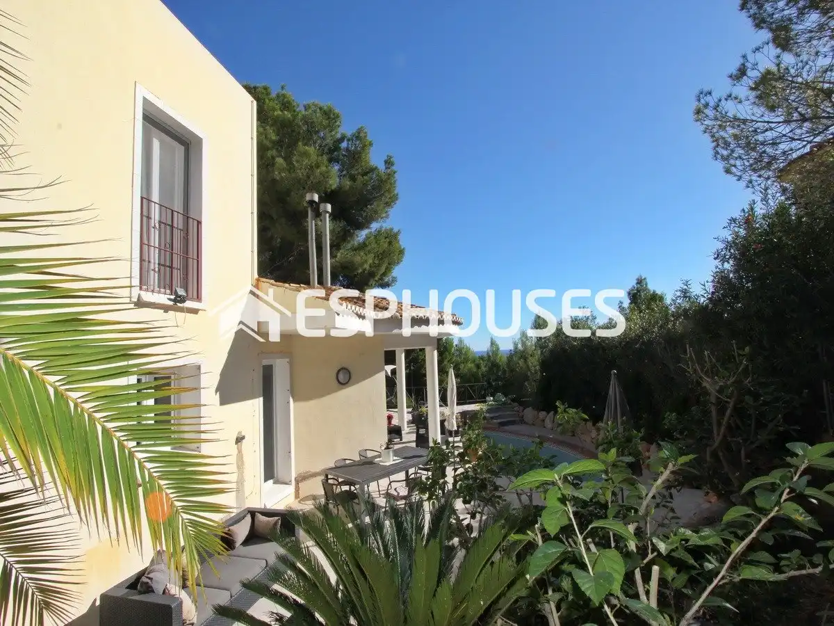 Exterior view of Houses for sale in Altea  with Air Conditioner, Swimming Pool and Furnished