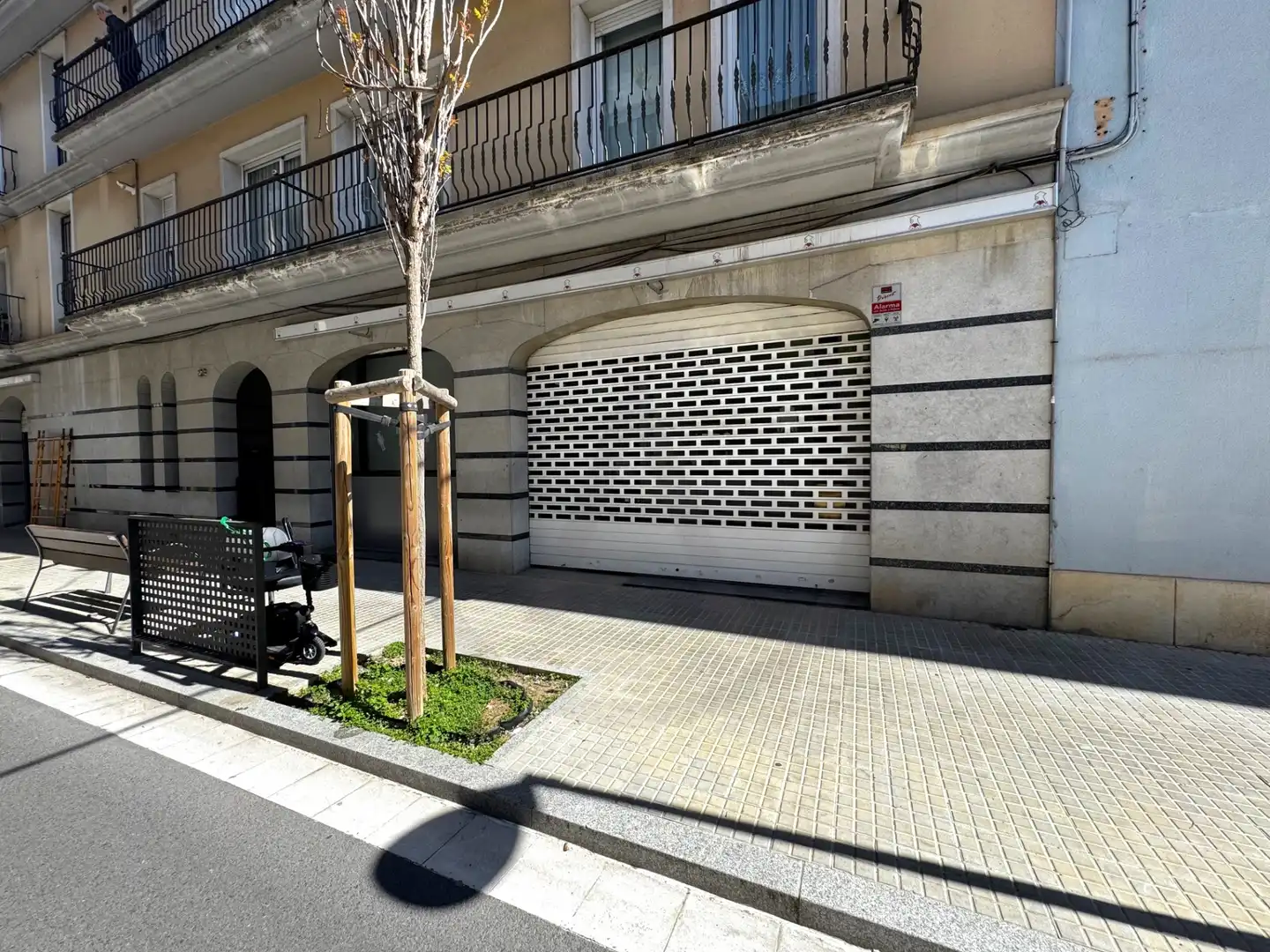 Vista exterior de Local en venta en Terrassa con Calefacción y Parquet