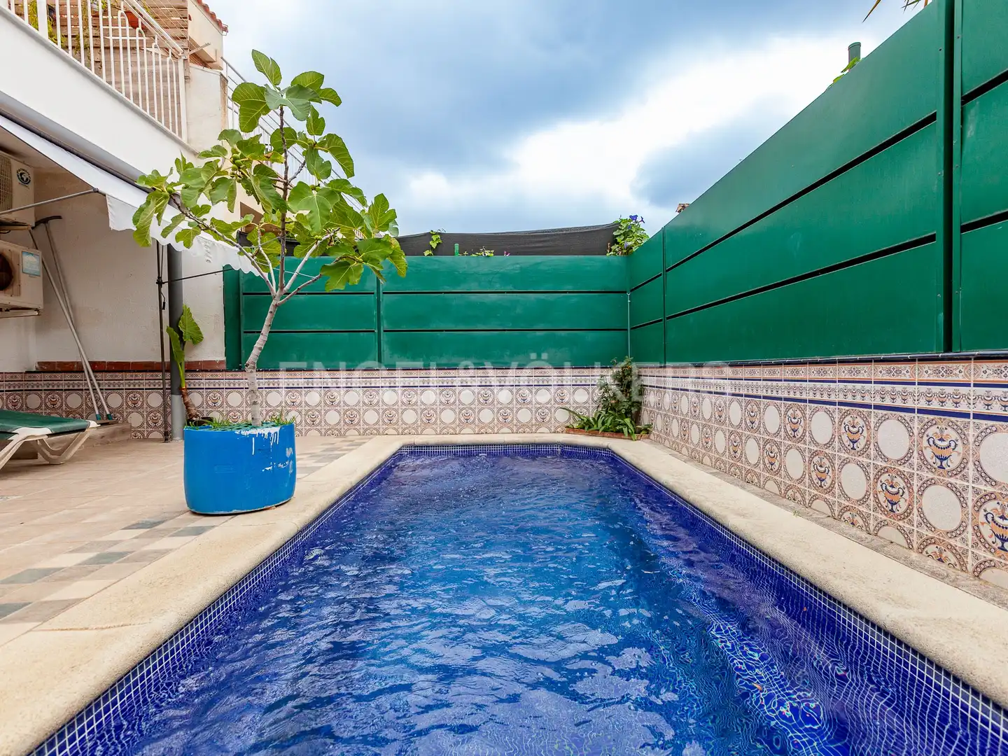 Piscina de Casa adosada en venta en Pineda de Mar con Aire acondicionado, Calefacción y Terraza