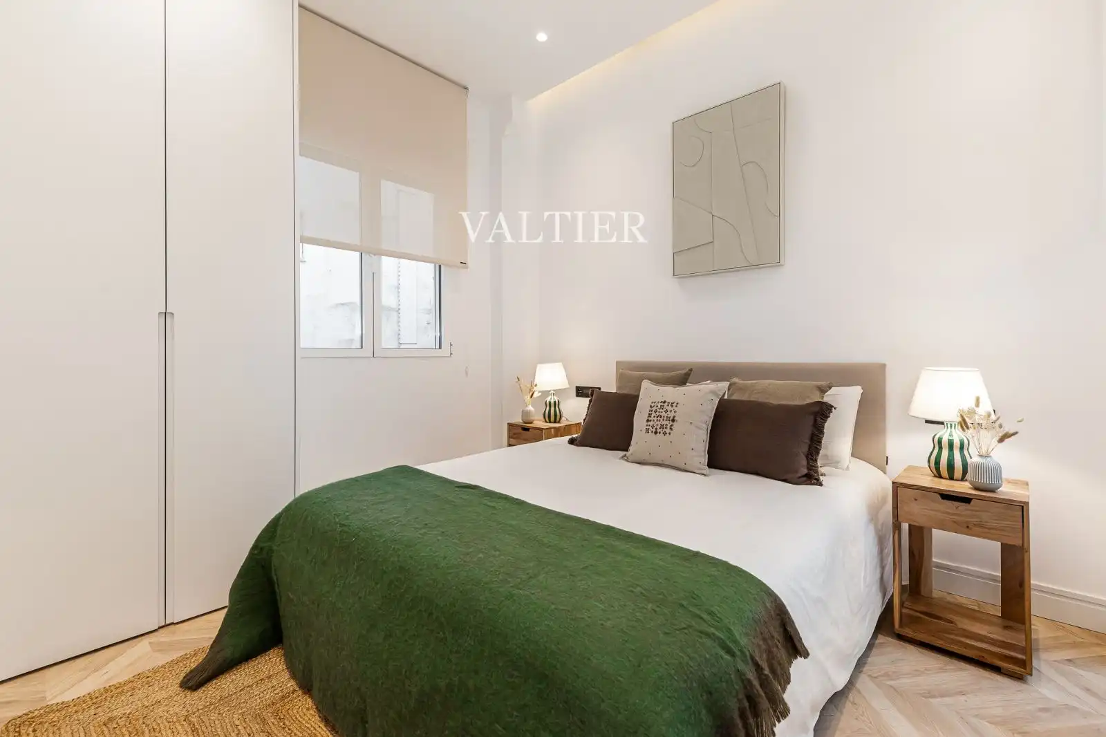 Bedroom of Flat for sale in Madrid  with Air Conditioner, Terrace and Furnished