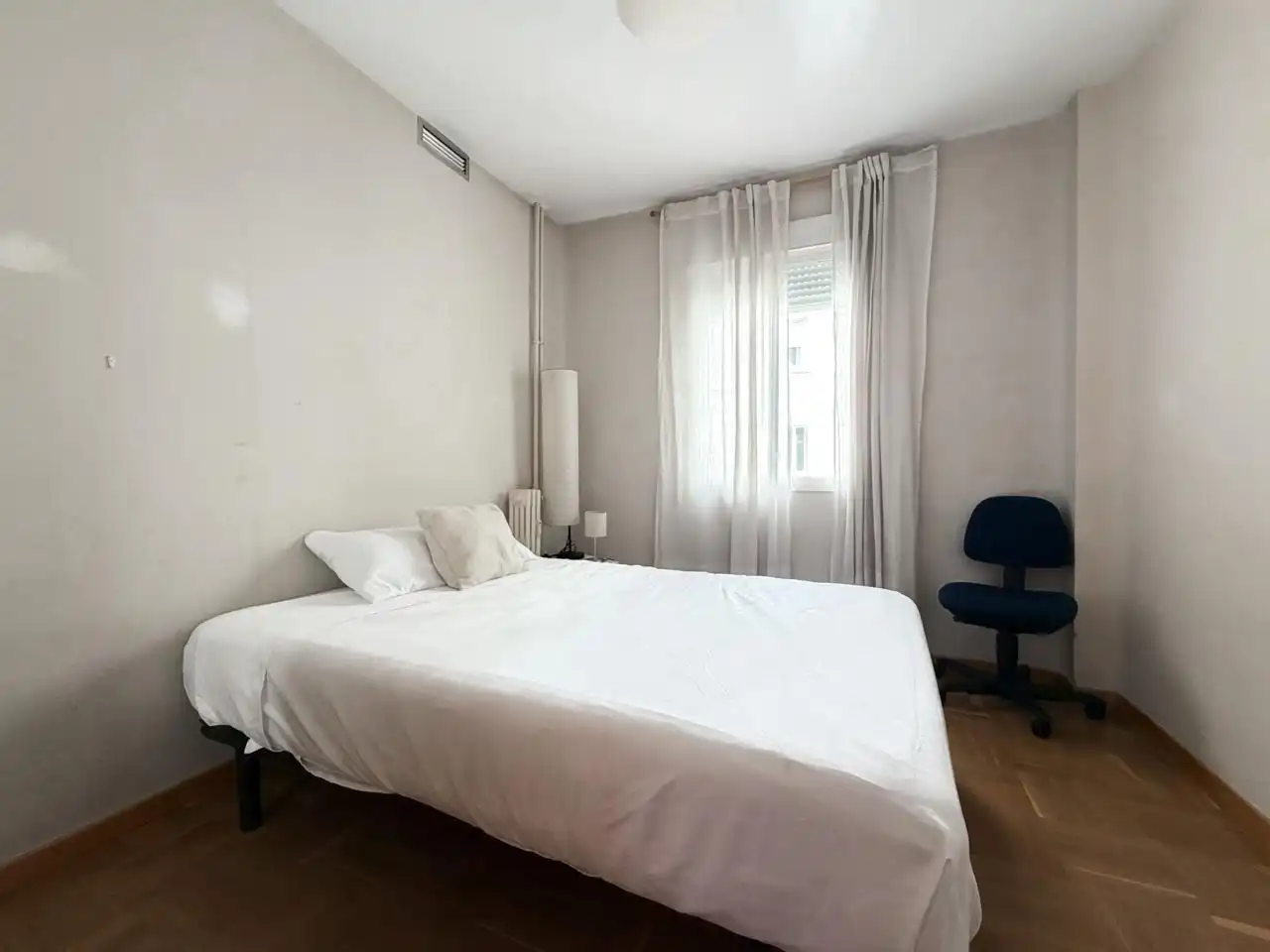 Habitación de Piso en venta en Madrid con Calefacción, Parquet y Terraza