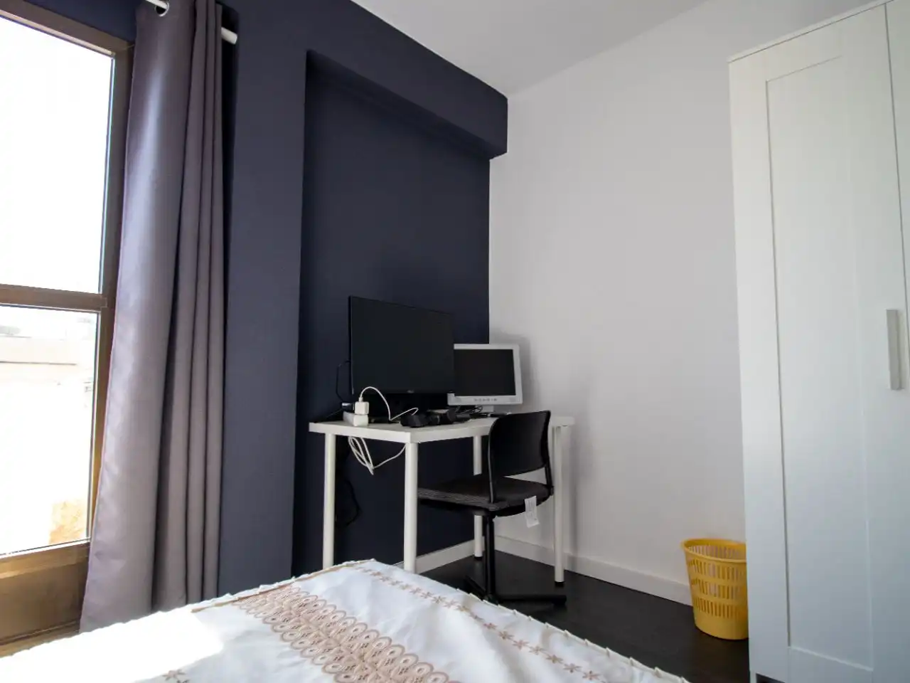 Schlafzimmer von Wohnung zur Miete in Camins al Grau