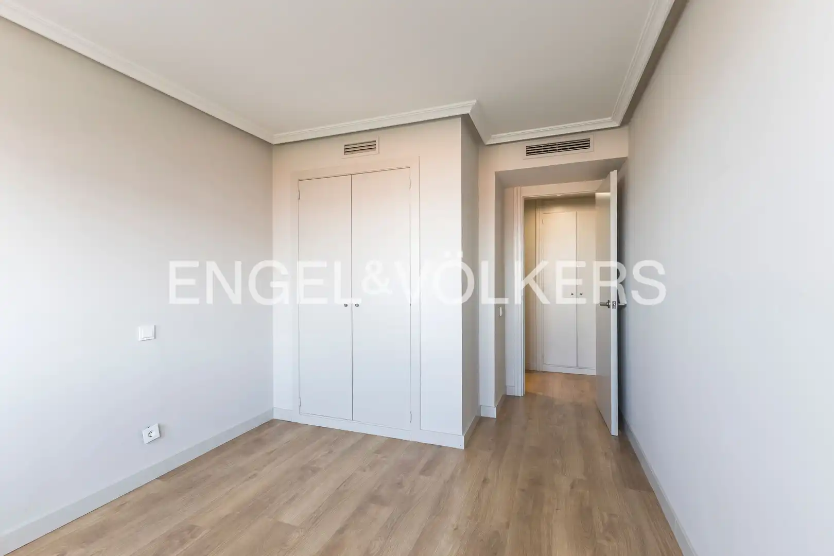 Schlafzimmer von Wohnung zum Verkauf in Madrid mit Klimaanlage, Heizung und Terrasse