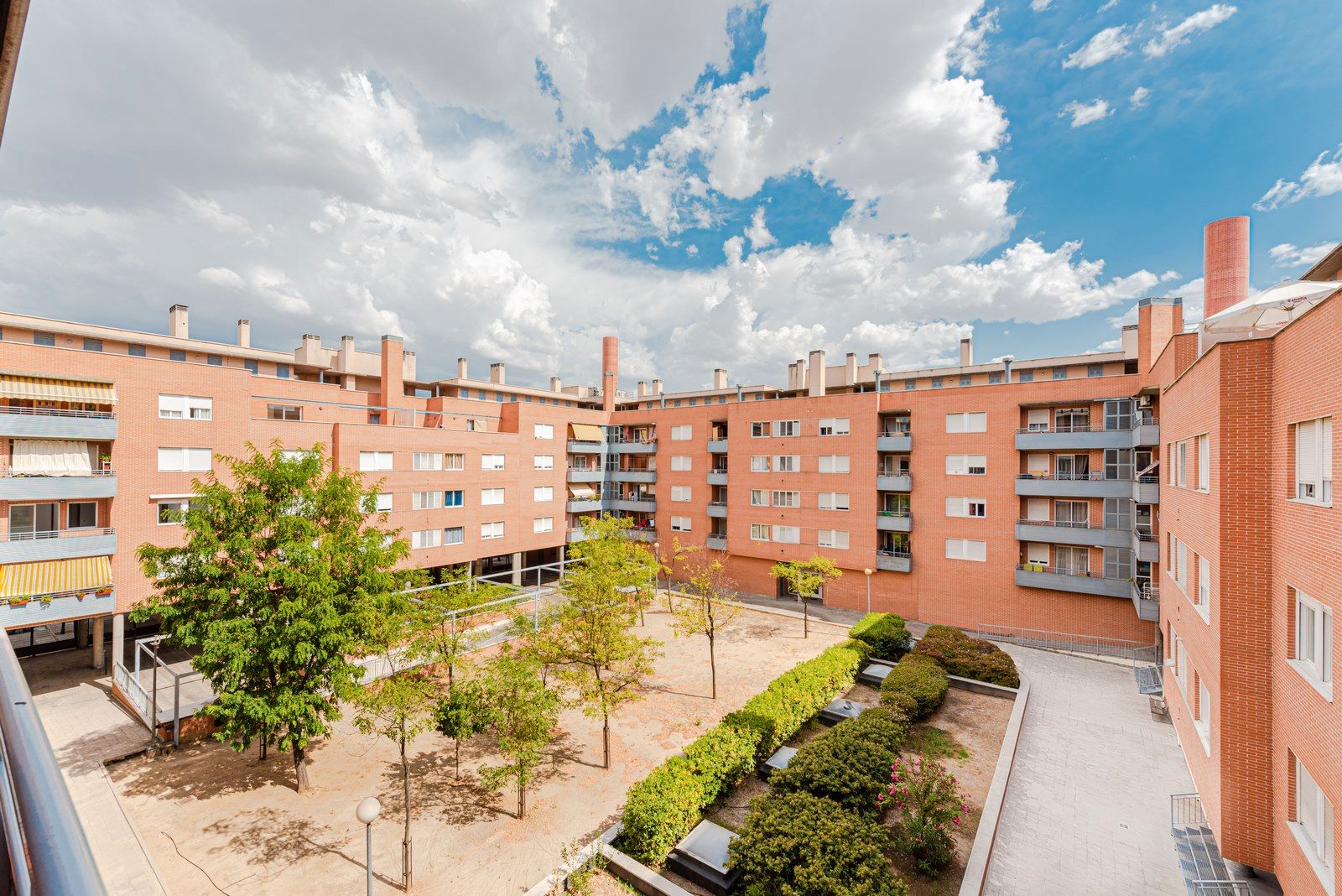 Vista exterior de Pis en venda en Leganés amb Terrassa i Traster