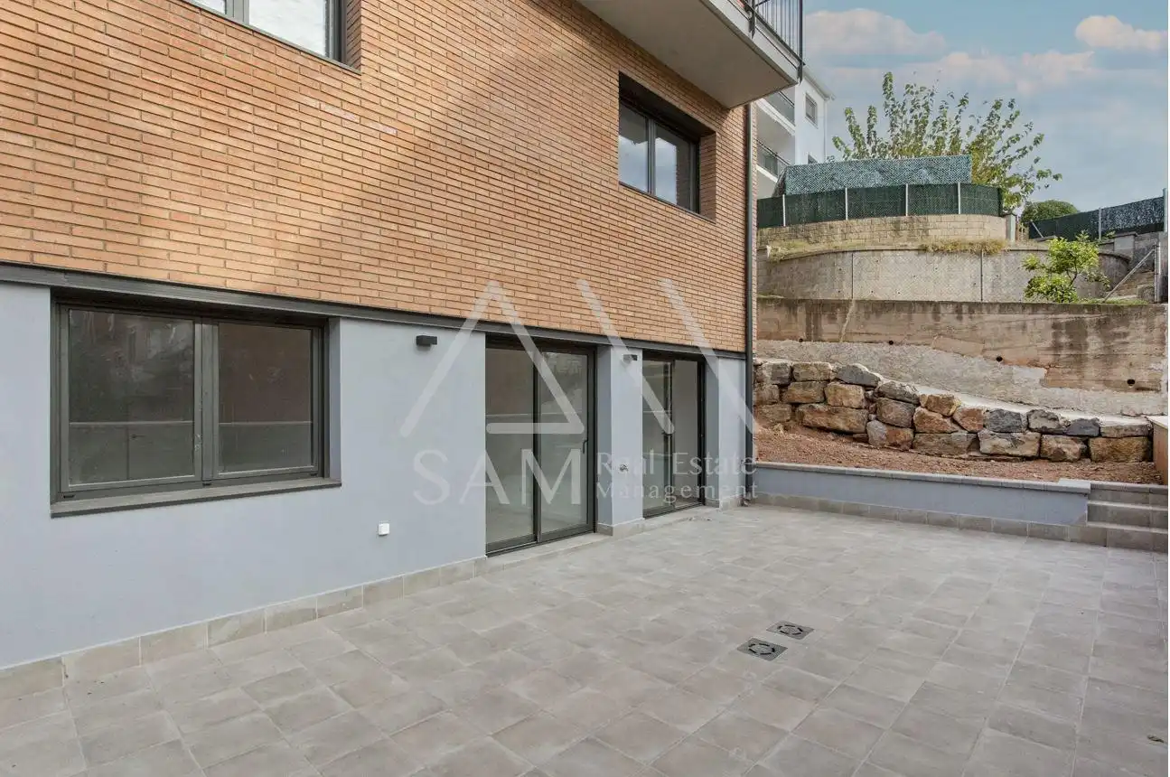 Terrasse von Einfamilien-Reihenhaus zum Verkauf in Vallirana mit Terrasse und Balkon