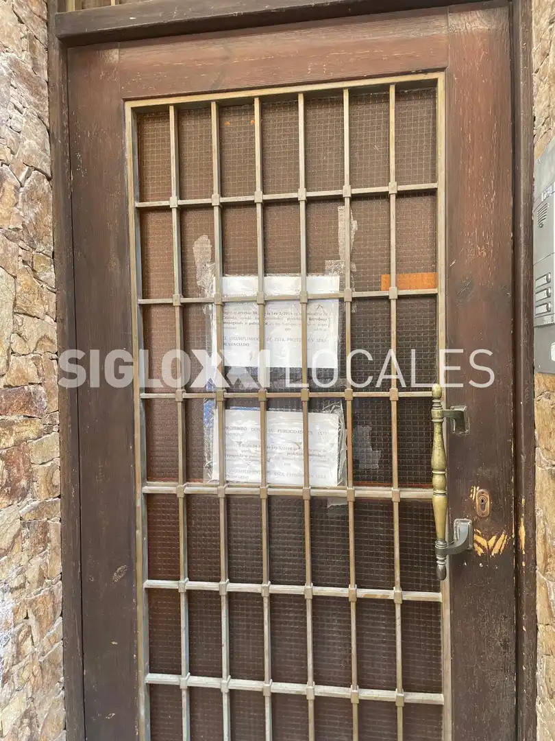 Exterior view of Commercial properties for sale in Barcelona