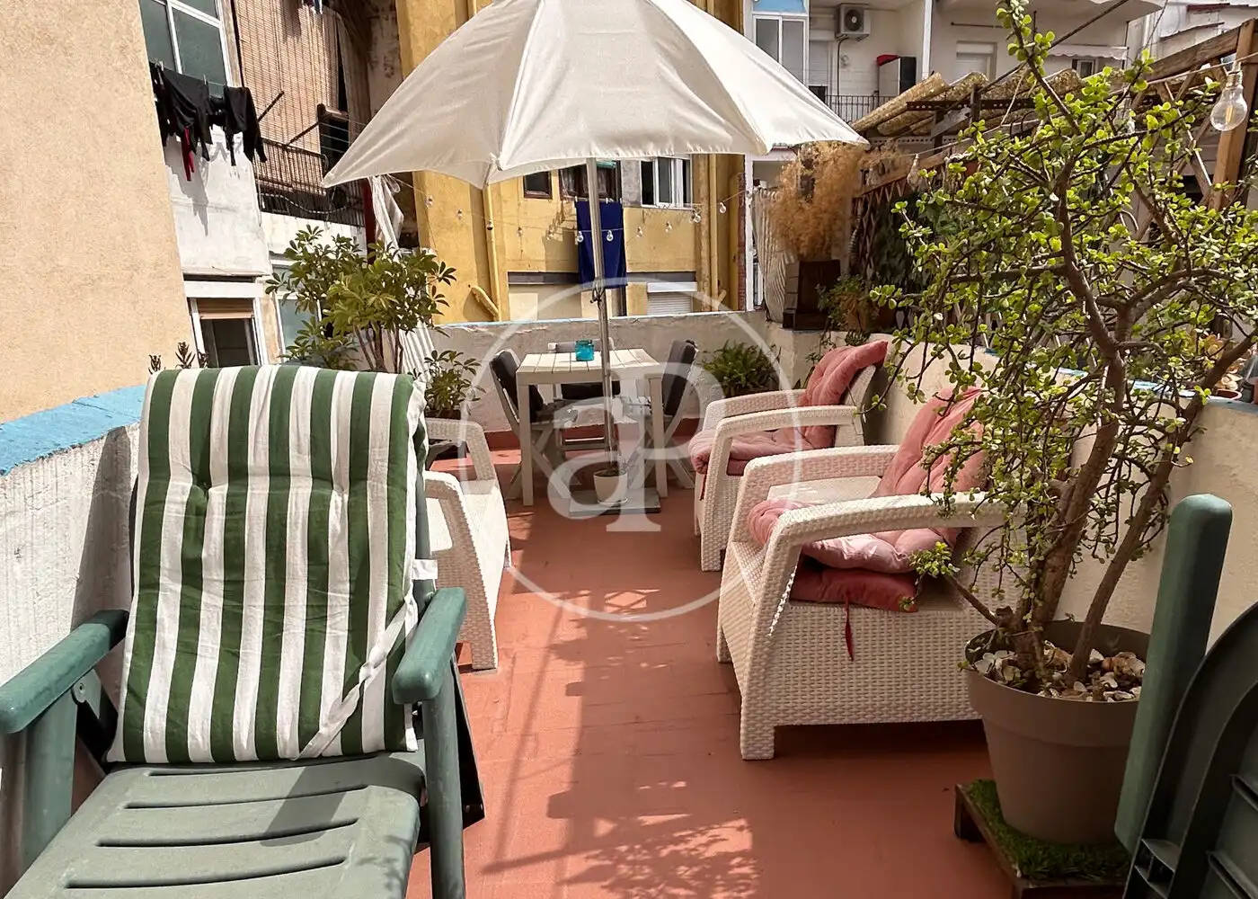Terraza de Piso en venta en Barcelona con Calefacción, Terraza y Amueblado