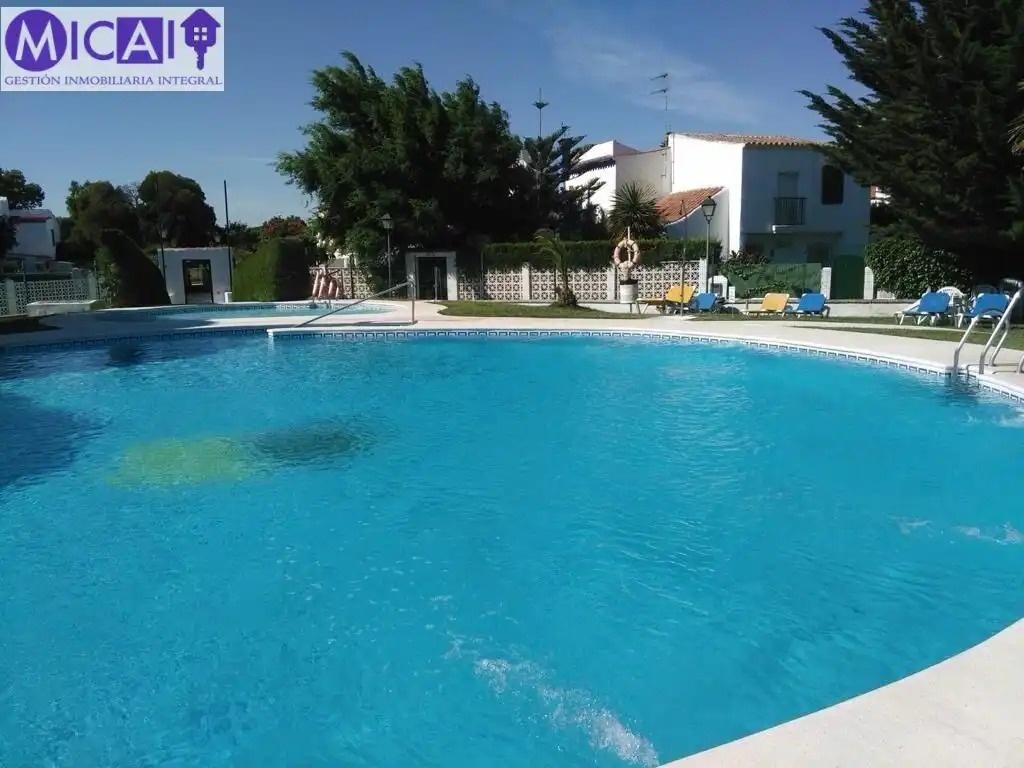 Piscina de Casa adosada en venta en Chiclana de la Frontera con Aire acondicionado, Jardín privado y Terraza