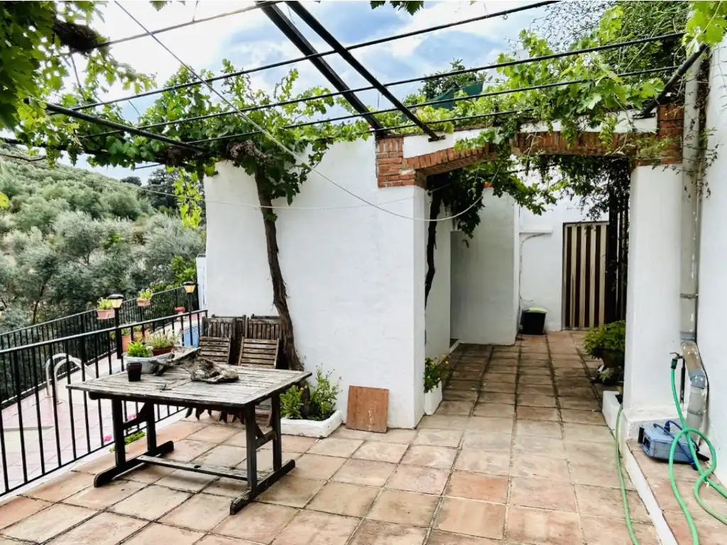 Garten von Country house zum Verkauf in Iznájar mit Klimaanlage, Terrasse und Schwimmbad