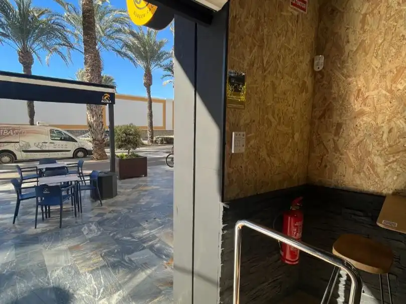 Local en traspas en Cartagena amb Aire condicionat, Calefacció i Terrassa