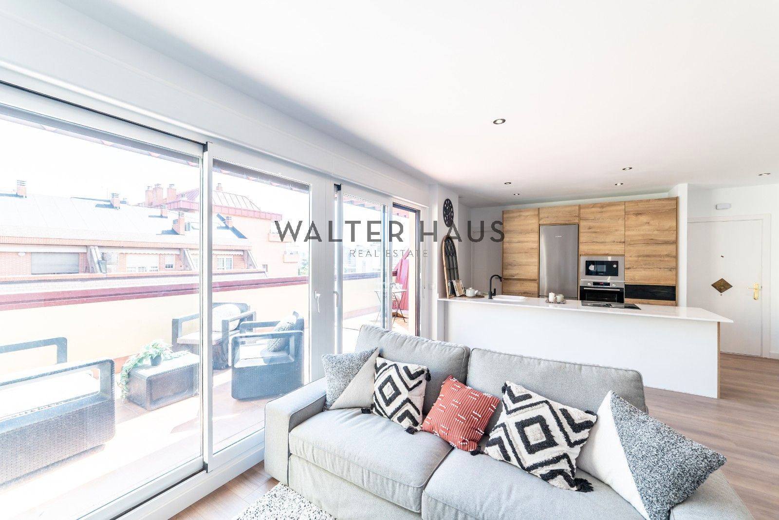 Living room of Attic for sale in  Madrid Capital  with Air Conditioner, Heating and Terrace