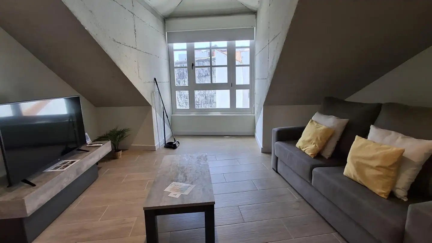 Wohnzimmer von Wohnung zur Miete in A Coruña Capital  mit Klimaanlage und Möbliert