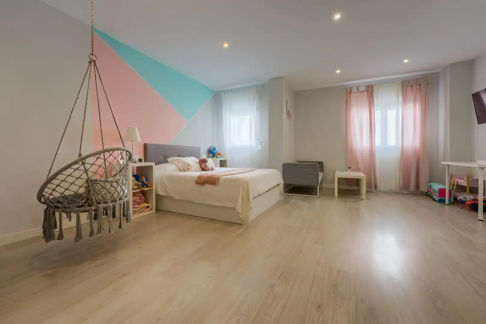 Bedroom of Houses for sale in Tomares  with Air Conditioner, Private garden and Terrace
