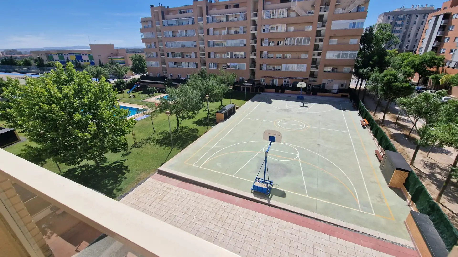 Parking de Apartamento de alquiler en Zaragoza con Aire acondicionado, Calefacción y Parquet