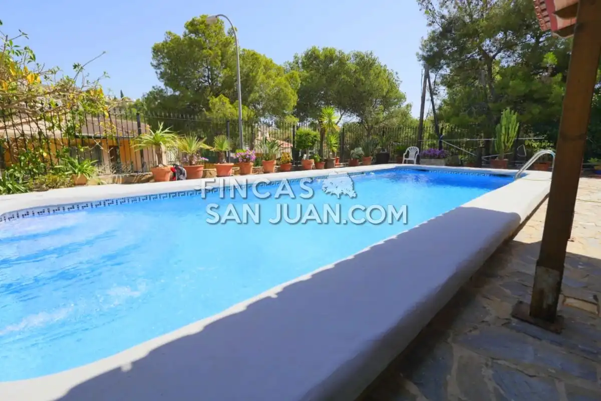 Swimming pool of Houses for sale in El Campello  with Air Conditioner, Heating and Private garden