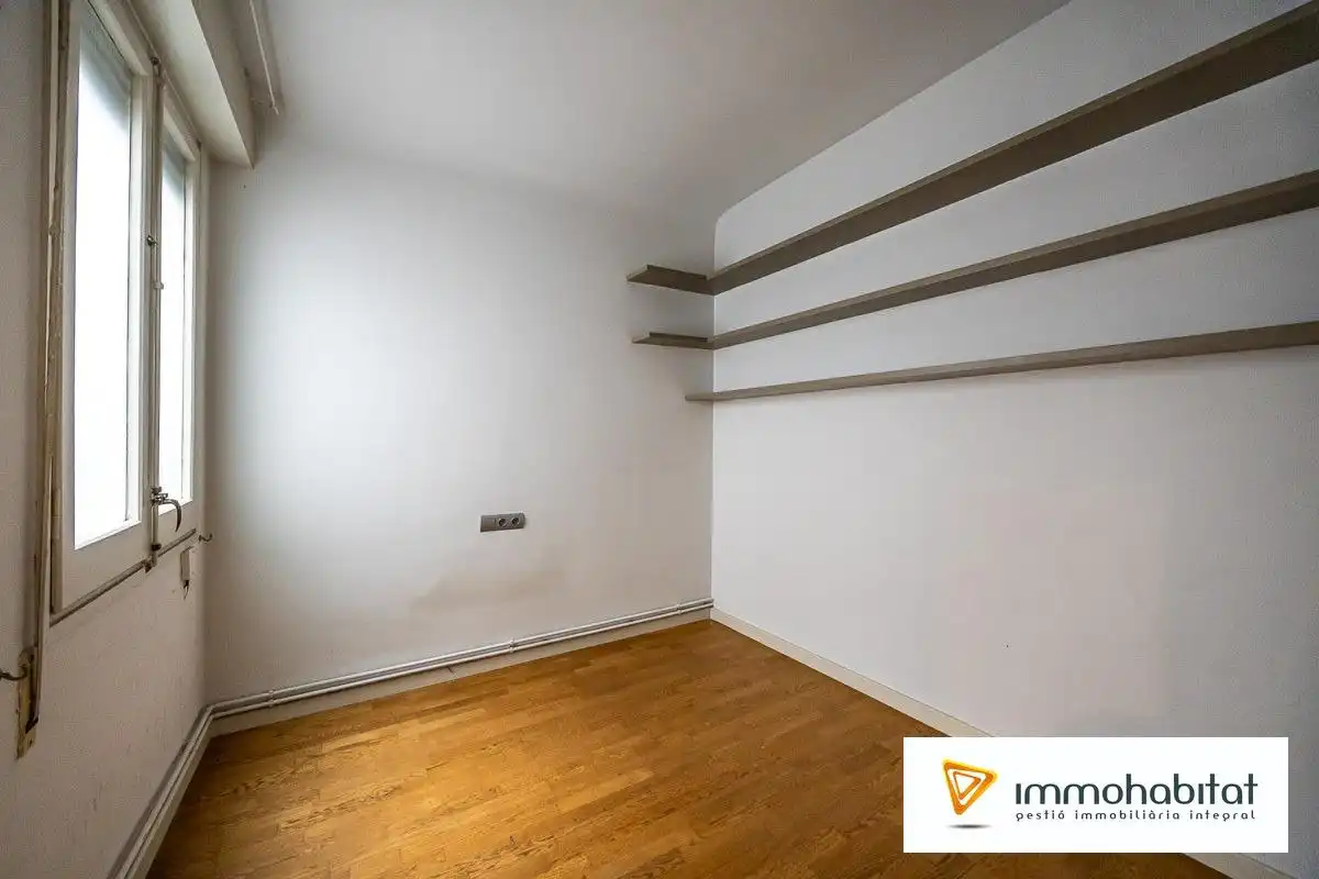 Piso en venta en Sabadell con Aire acondicionado, Calefacción y Parquet