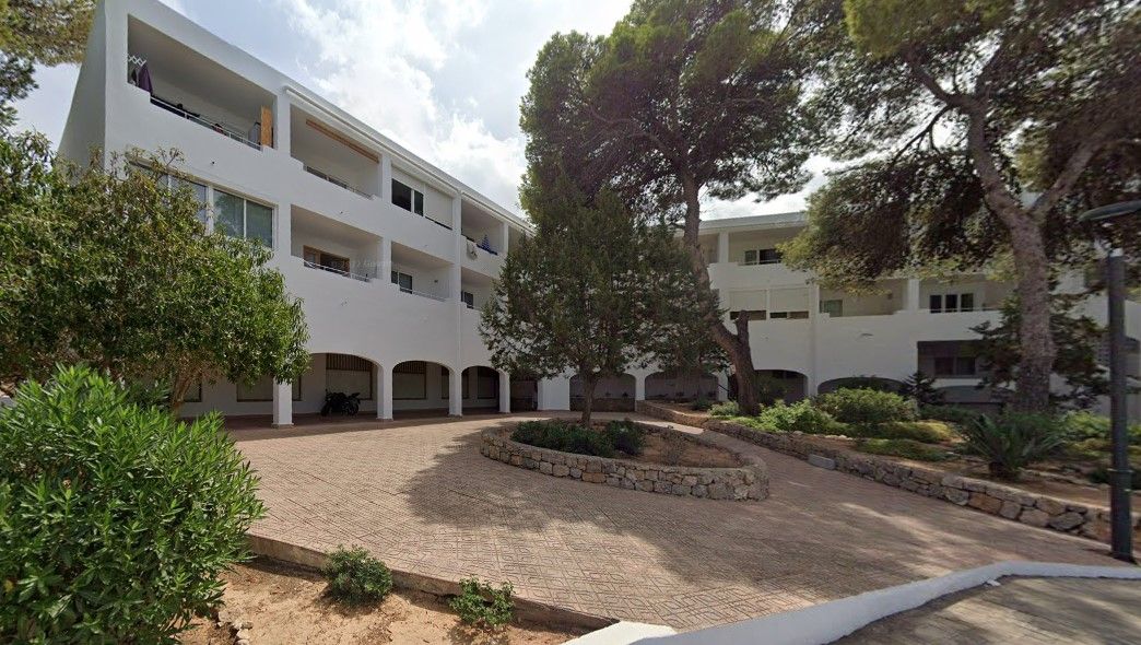 Vista exterior de Apartament en venda en Sant Joan de Labritja amb Piscina