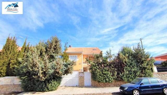 Casa-chalet en Venta en Calle CORDOBA-FADO en Calypo Fado