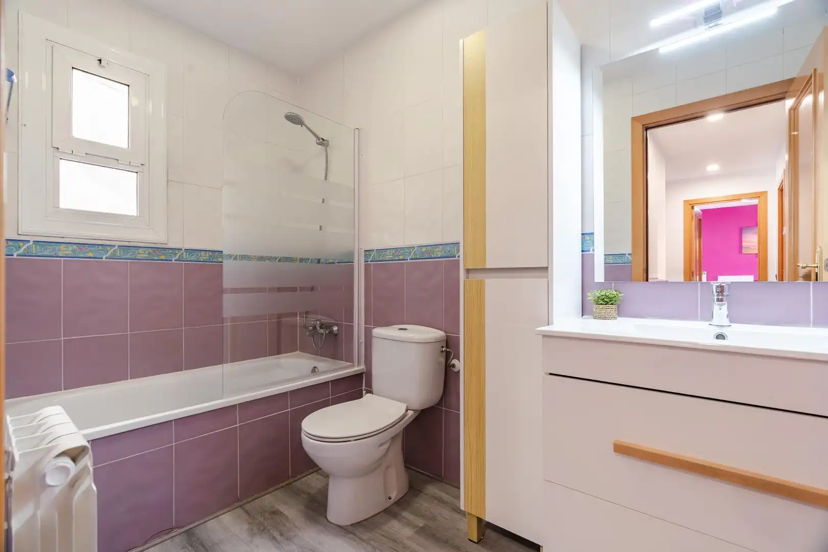 Badezimmer von Dachboden zum Verkauf in El Vendrell mit Heizung, Parkett und Terrasse