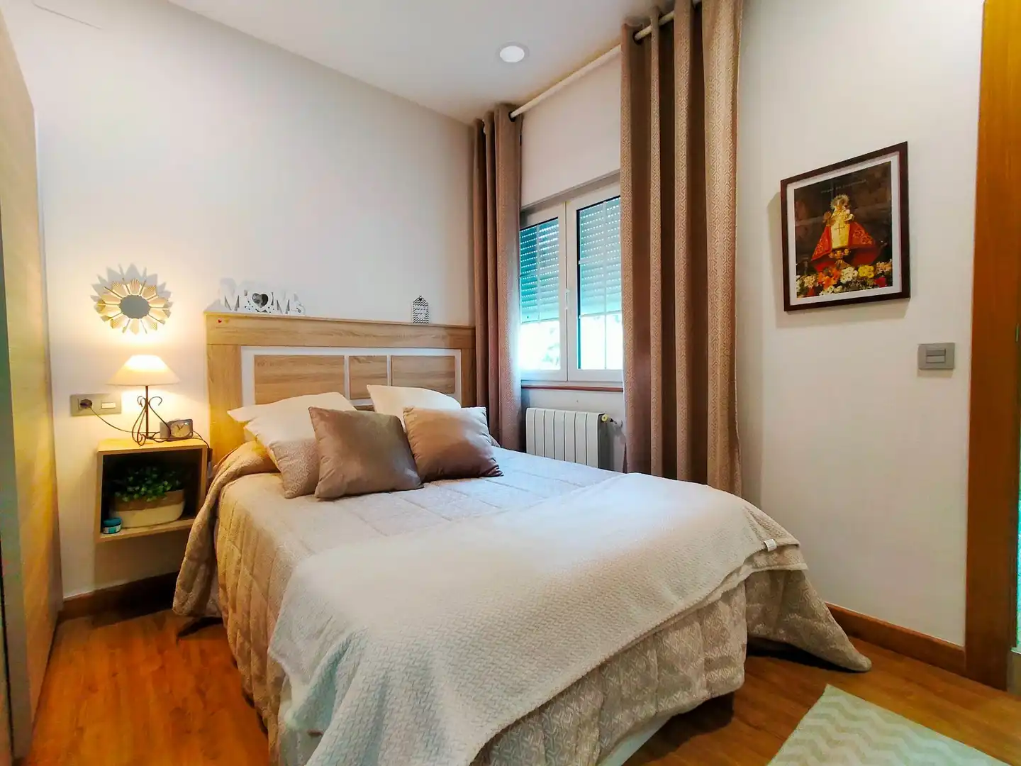 Schlafzimmer von Dachboden zum Verkauf in Pravia mit Heizung, Terrasse und Möbliert