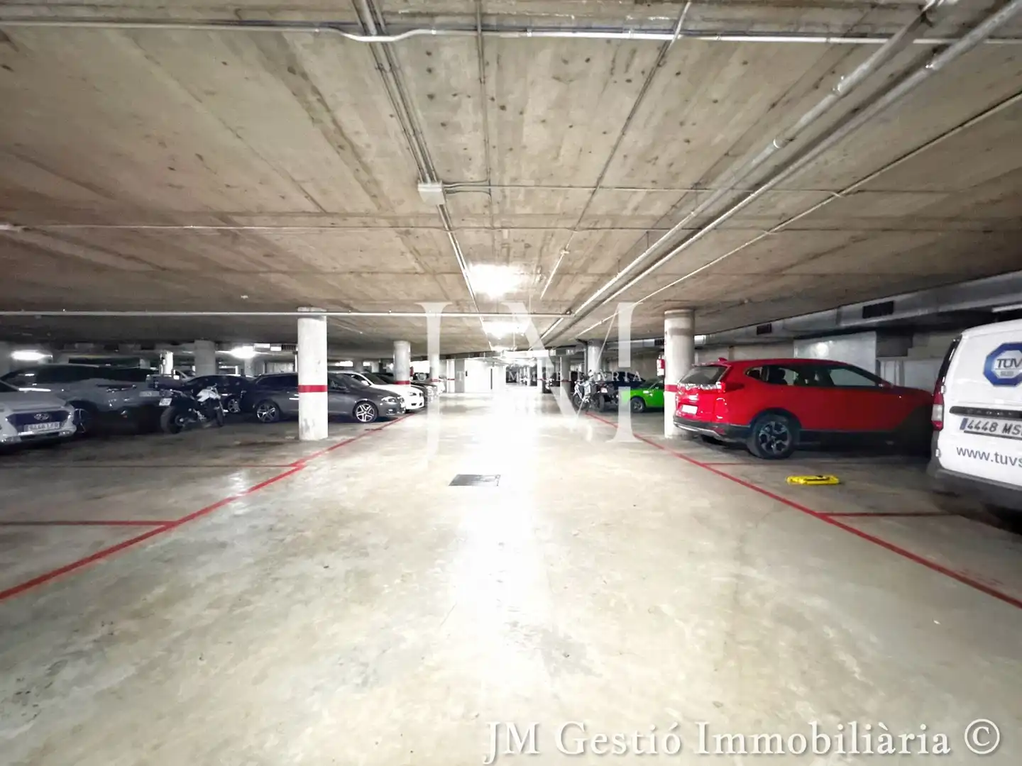 Parkplatz von Wohnung zum Verkauf in Terrassa mit Klimaanlage, Heizung und Parkett