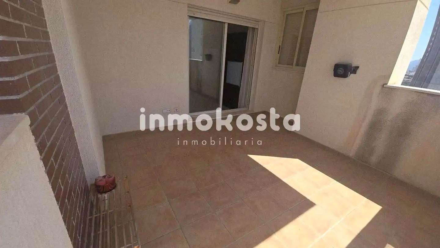 Vista exterior de Piso en venta en Benidorm con Aire acondicionado, Terraza y Trastero