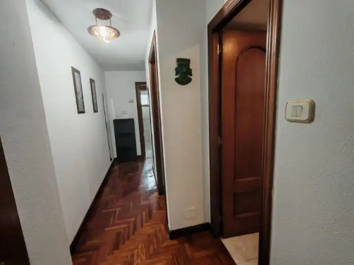 Piso en venta en Vigo  con Calefacción, Trastero y Balcón