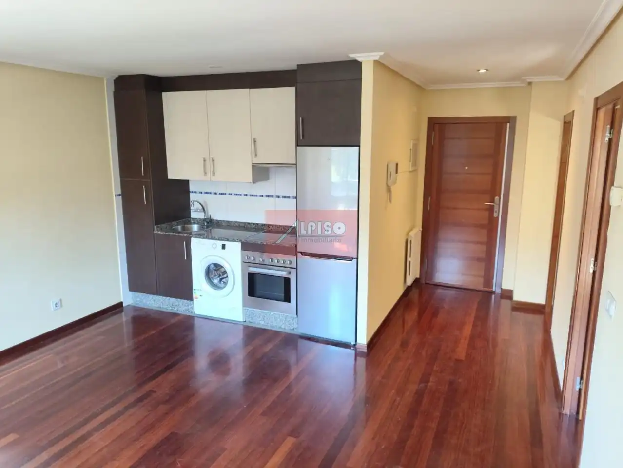 Kitchen of Apartments for rent in Ourense Capital   with Heating, Parquet flooring and Balcony