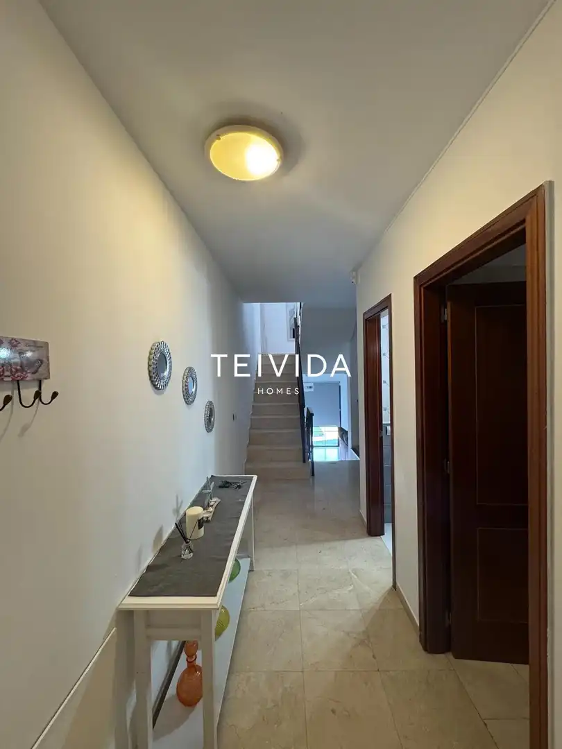 Piso de alquiler en Arona con Terraza, Piscina y Amueblado