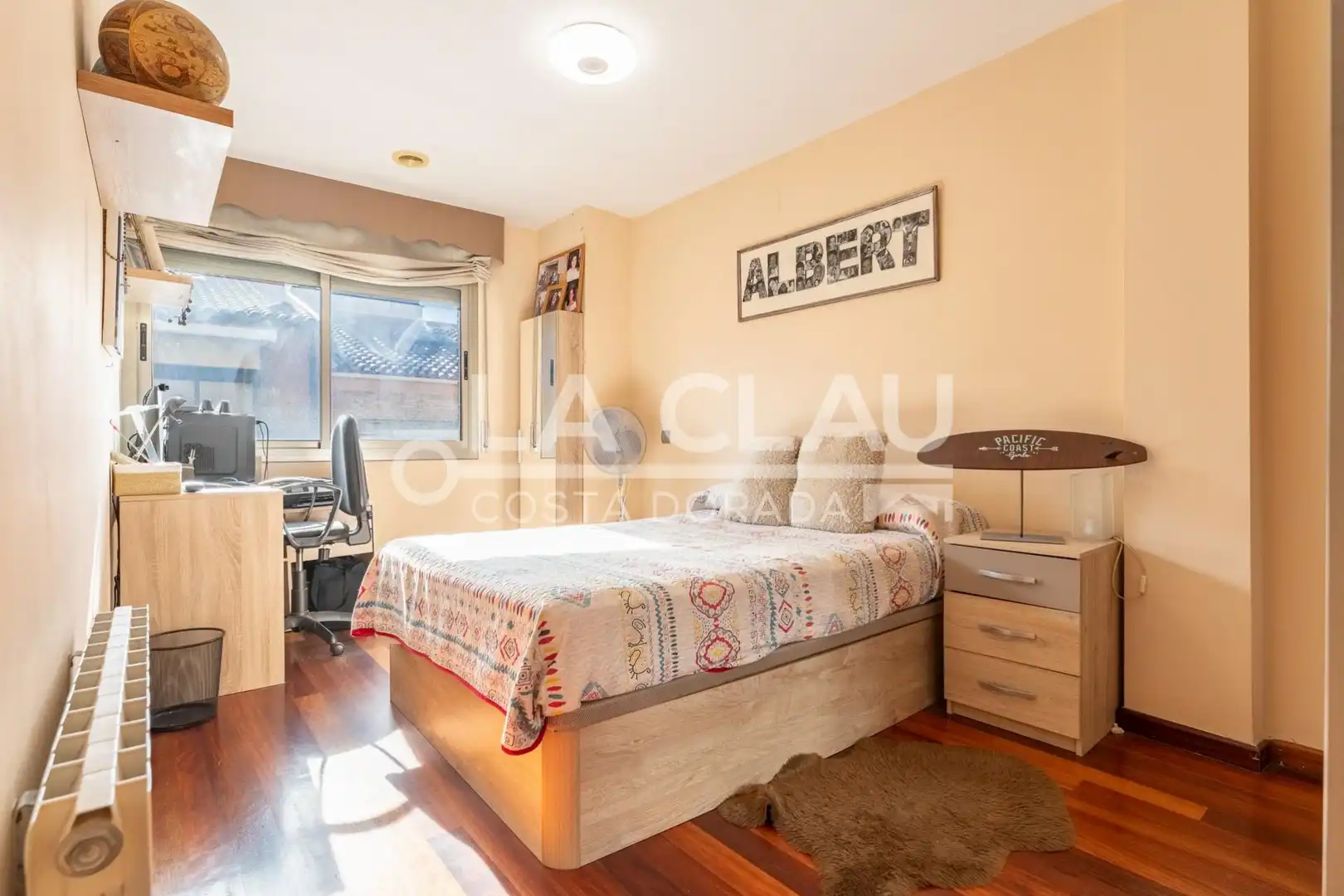 Schlafzimmer von Einfamilien-Reihenhaus zum Verkauf in Gavà mit Heizung