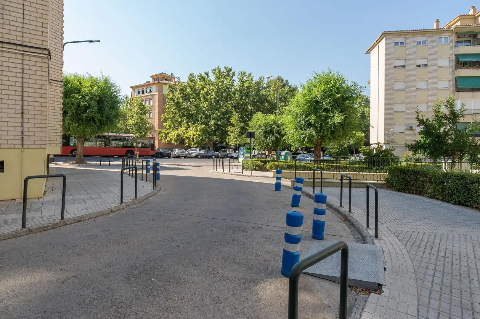 Exterior view of Flat for sale in Granada  with Air Conditioner, Terrace and Alarm