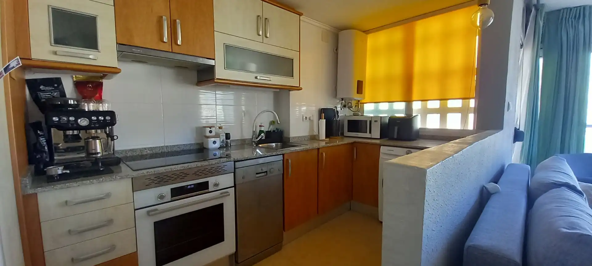 Cuina de Apartament en venda en Gandia amb Aire condicionat, Calefacció i Moblat