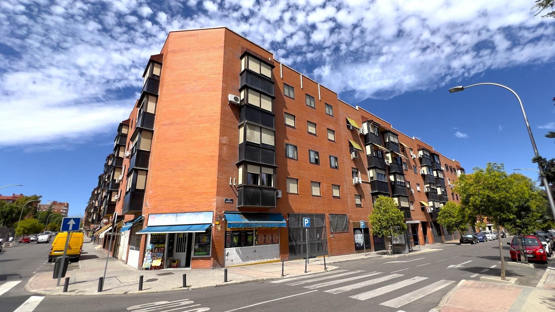 Exterior view of Flat for sale in  Madrid Capital  with Air Conditioner, Heating and Private garden