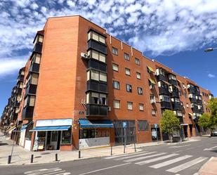 Exterior view of Flat for sale in  Madrid Capital  with Air Conditioner, Heating and Private garden