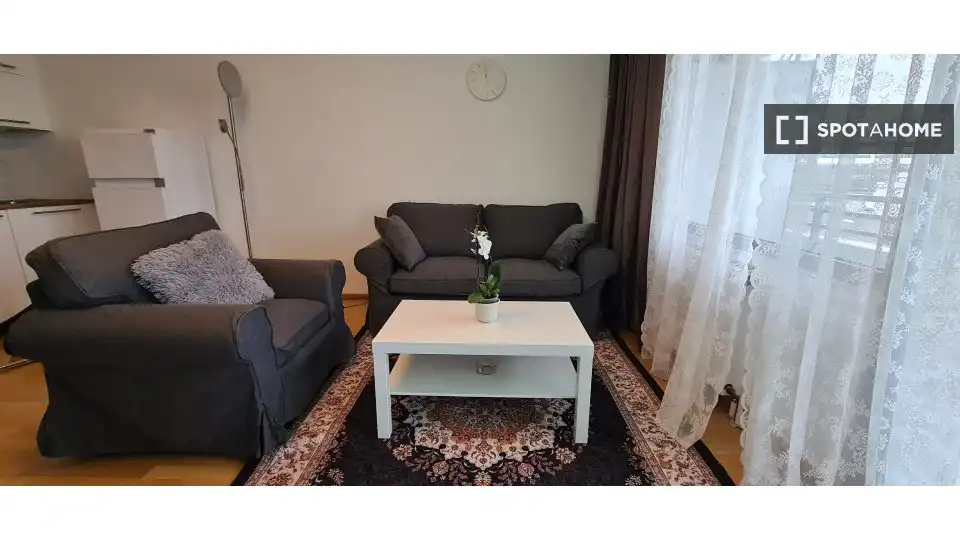 Sala de estar de Apartamento para compartir en Las Navas de la Concepción con Aire acondicionado, Terraza y Amueblado