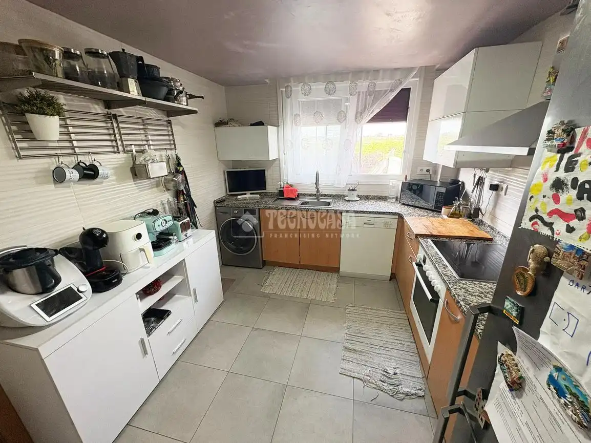 Cocina de Casa adosada en venta en Zaragoza con Aire acondicionado, Calefacción y Terraza