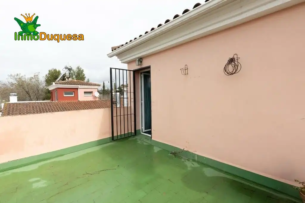 Terraza de Casa adosada en venta en Granada con Aire acondicionado, Calefacción y Jardín privado