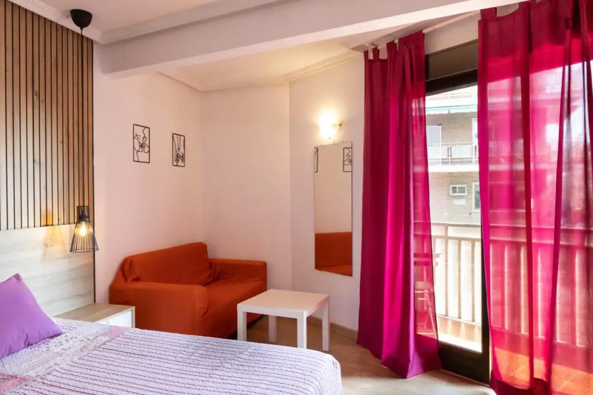Bedroom of Apartments for share in Madrid  with Air Conditioner, Furnished and Oven