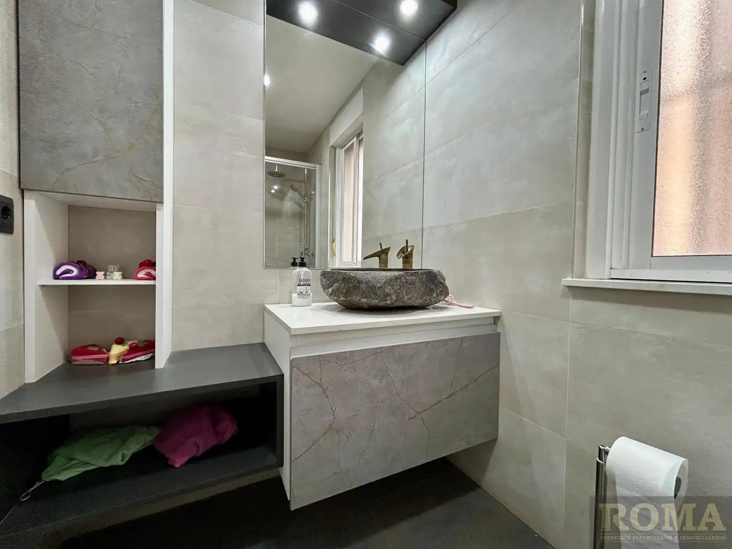 Baño de Casa o chalet en venta en Villamayor con Calefacción, Parquet y Trastero