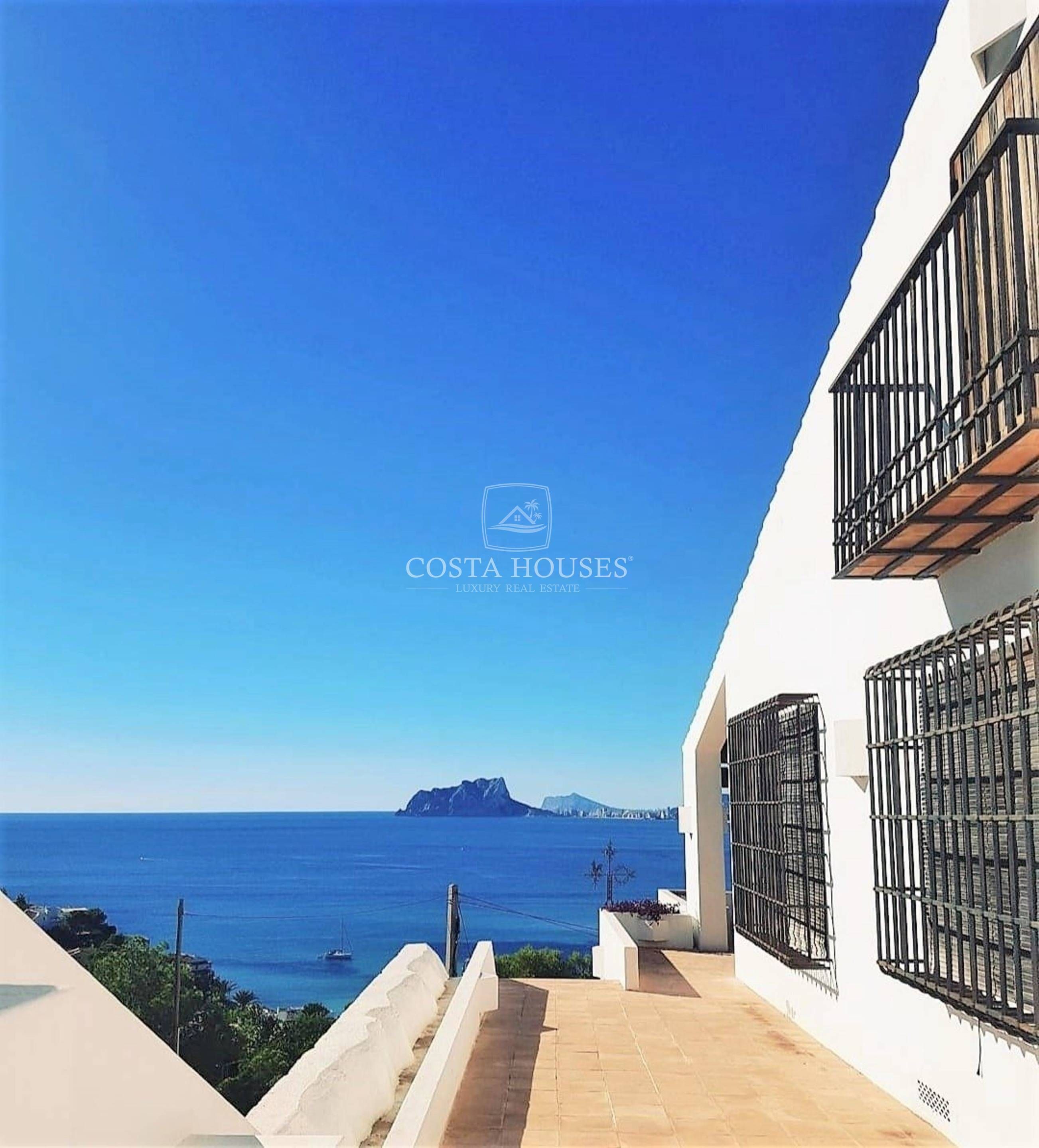 Vista exterior de Casa o xalet en venda en Moraira amb Aire condicionat, Calefacció i Jardí privat