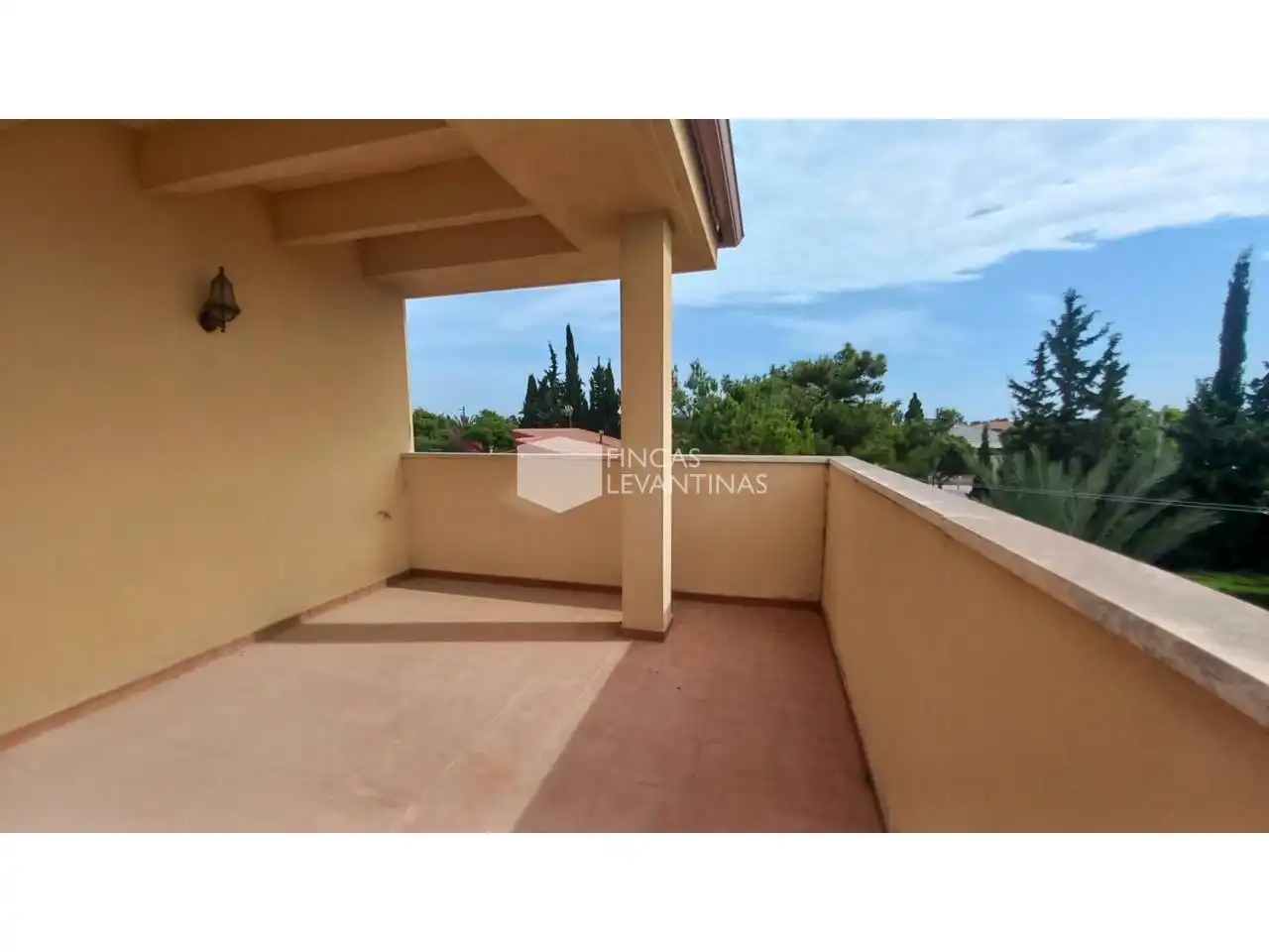 Terrassa de Casa o xalet en venda en San Vicente del Raspeig / Sant Vicent del Raspeig amb Aire condicionat, Jardí privat i Terrassa