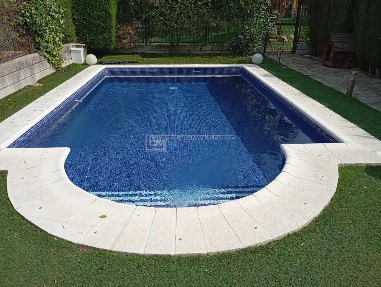 Piscina de Casa adosada en venda en Cáceres amb Calefacció, Terrassa i Traster