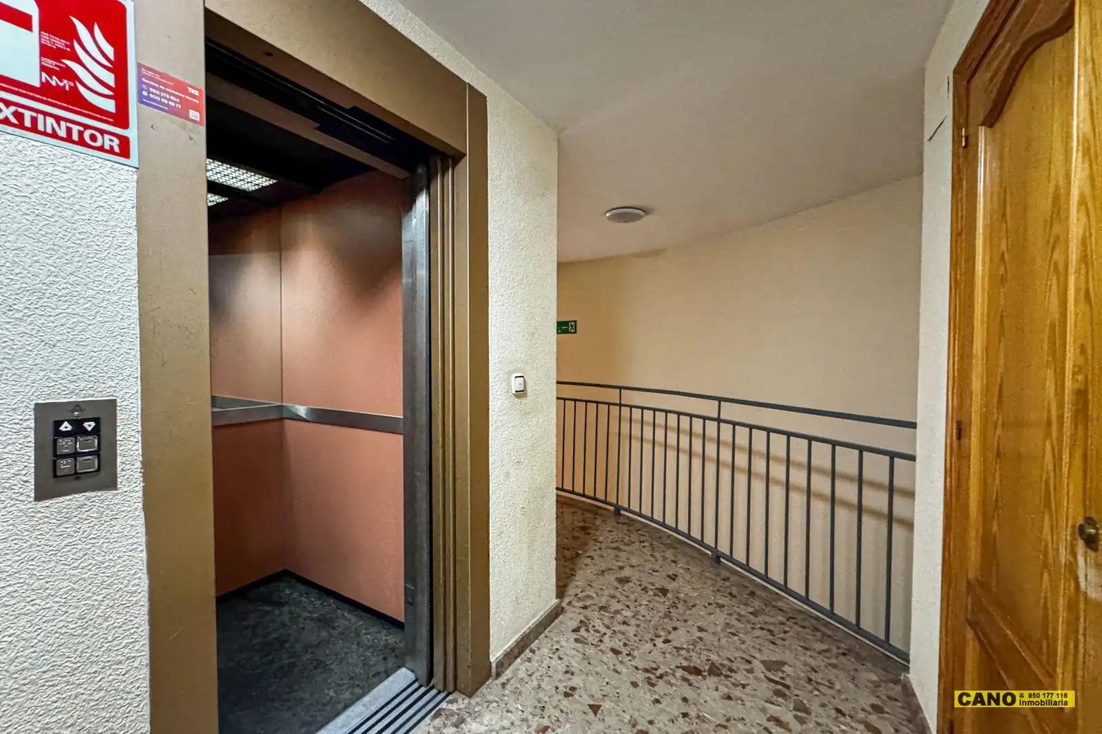 Piso en venta en Almería con Trastero
