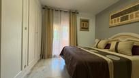 Dormitori de Apartament en venda en Estepona amb Calefacció, Jardí privat i Piscina comunitària