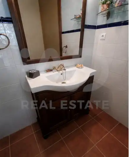 Bany de Casa adosada en venda en Valverde de la Virgen amb Calefacció