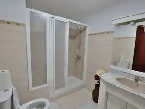 Baño de Piso de alquiler en Ronda con Amueblado
