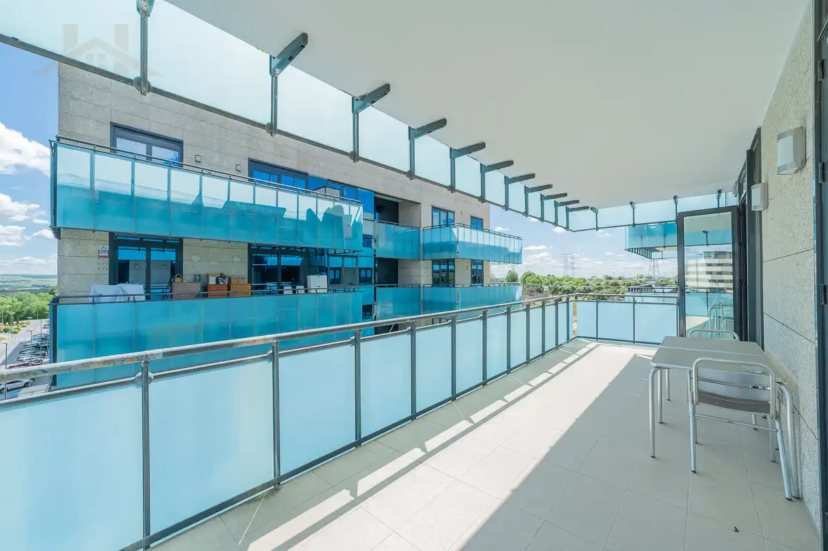 Vista exterior de Loft en venda en San Sebastián de los Reyes amb Aire condicionat i Terrassa