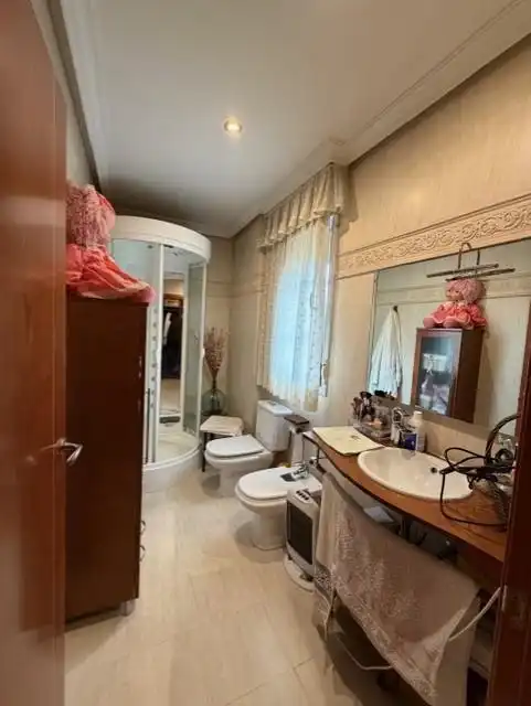 Bathroom of Houses for sale in Villaquilambre  with Air Conditioner, Heating and Private garden