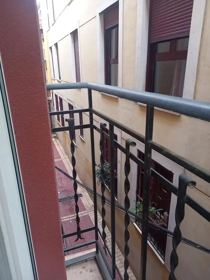 Terraza de Piso en venta en Zaragoza con Calefacción, Trastero y Balcón
