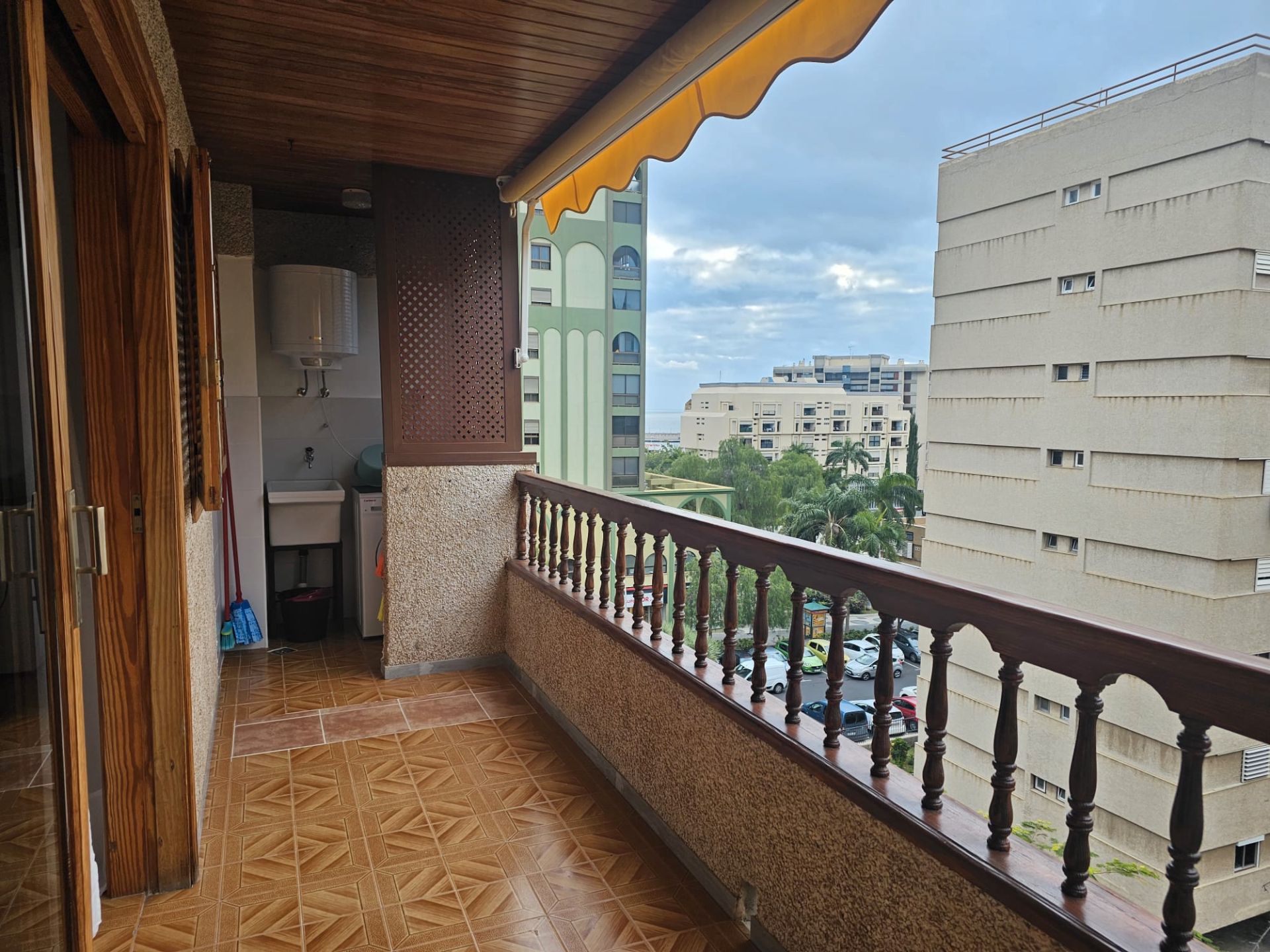 Terrassa de Pis de lloguer en  Santa Cruz de Tenerife Capital amb Terrassa, Moblat i Forn